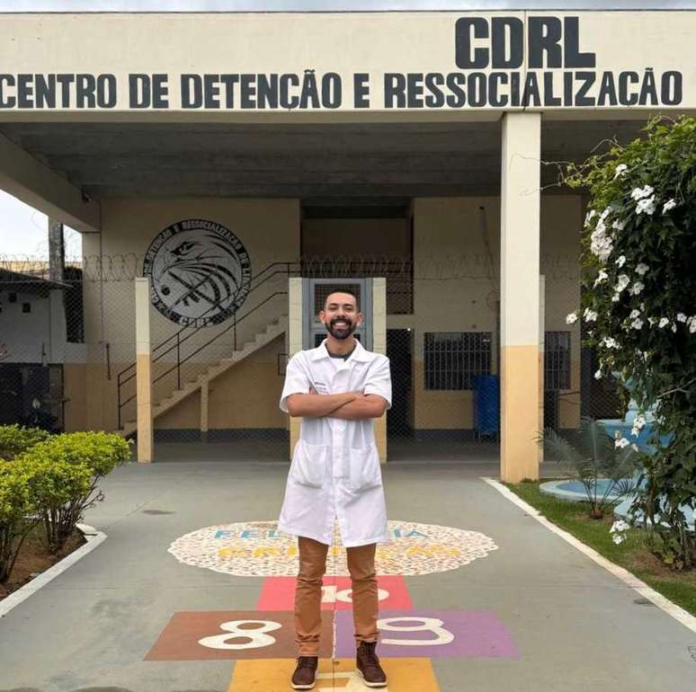 Rodrigo foi eleito neste m&ecirc;s o vencedor do Pr&ecirc;mio Toda Mat&eacute;ria Professor do Ano 2025