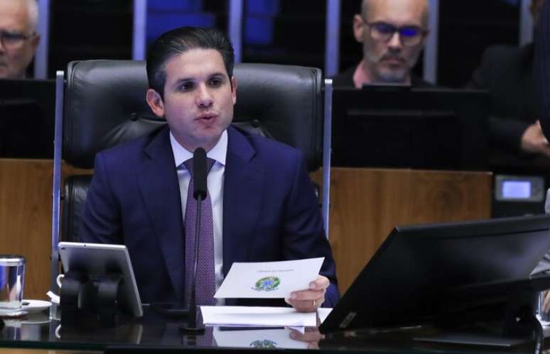 The Chamber approves the project which excludes the right of small parties to resort to the STF; Novo and PSOL protest The Chamber approves the project which excludes the right of small parties to resort to the STF; Novo and PSOL protest