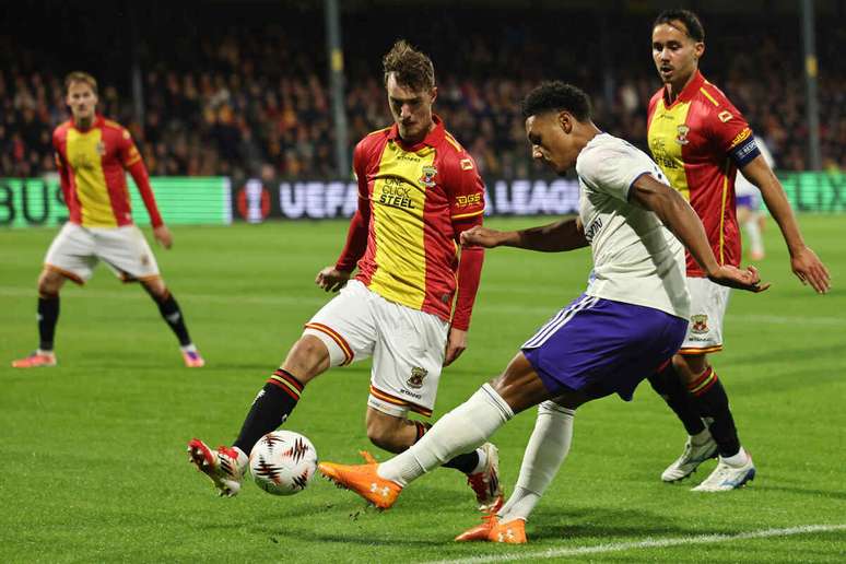 Aston Villa perde para Eagles, na Holanda &ndash;