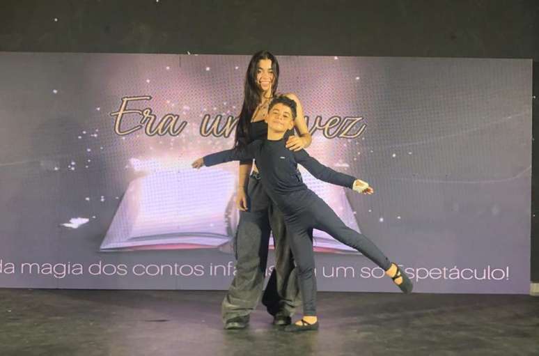 Enzo and his sister Élen, his greatest inspiration in dance