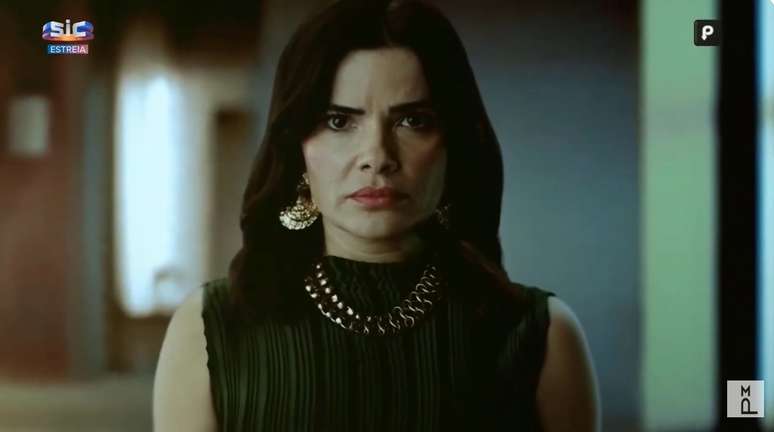 A atriz brasileira aparece em destaque na abertura da novela 'Vit&oacute;ria', baseada em um sucesso da TV turca