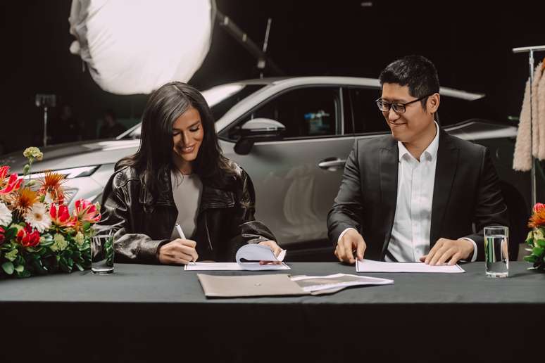 Bruna Marquezine e Peng Hu 