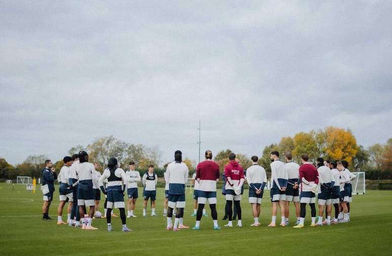 West Ham players receive guidance from coaching staff during training – West Ham players receive guidance from coaching staff during training –