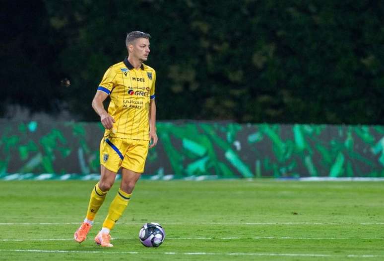 Andrei Girotto venceu os &uacute;ltimos cinco jogos com o Al-Taawoun &ndash;