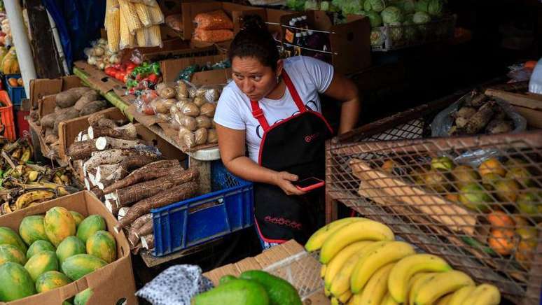 Mais do que uma queda, "considero uma estabiliza&ccedil;&atilde;o dos pre&ccedil;os", afirma o ex-presidente do Banco Central da Reserva de El Salvador, Carlos Acevedo