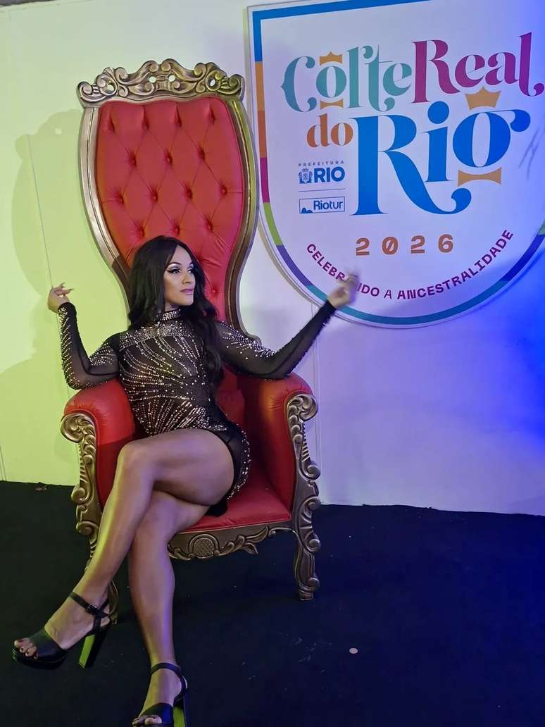 Para Viviane Carvalho, "o universo LGBT+ vai muito al&eacute;m do que as pessoas falam, vai muito al&eacute;m das etiquetas que colocam na gente". 