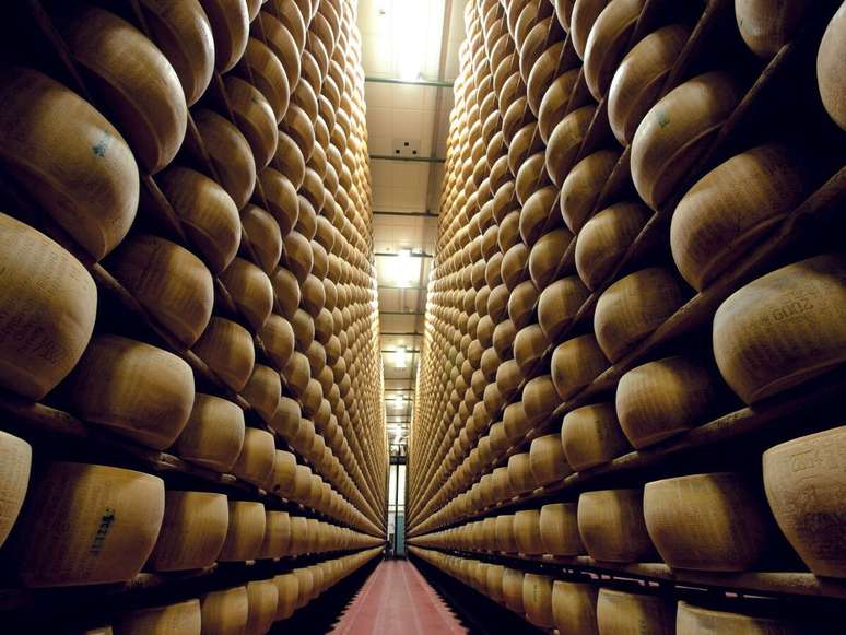 You’re not paranoid, there really are microchips in your food; but the reason is not what you think You’re not paranoid, there really are microchips in your food; but the reason is not what you think