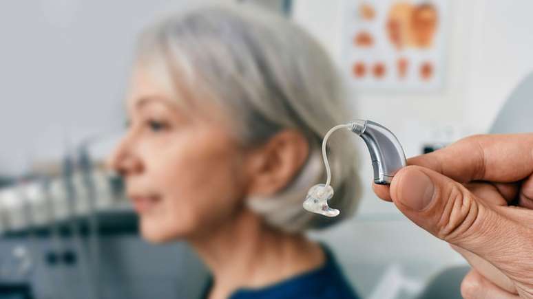 Study indicates relationship between hearing loss and dementia; understand Study indicates relationship between hearing loss and dementia; understand