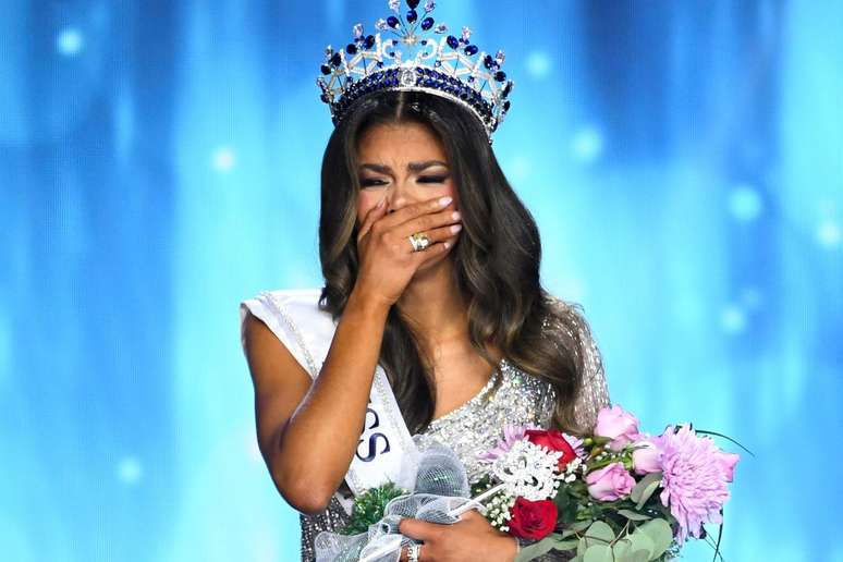 Miss USA breaks tradition by refusing to hand crown to 2025 winner; I wait