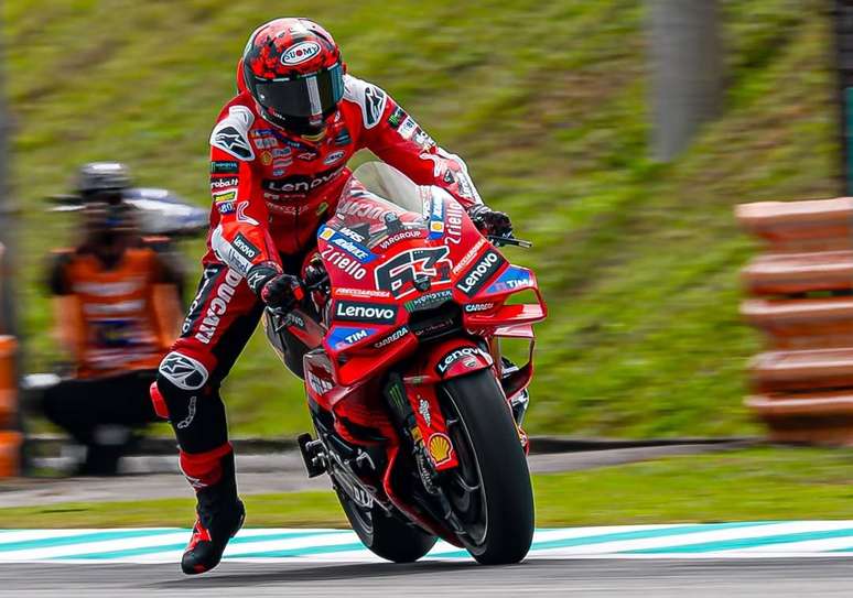 MotoGP: Pecco Bagnaia shines and wins pole in Sepang MotoGP: Pecco Bagnaia shines and wins pole in Sepang