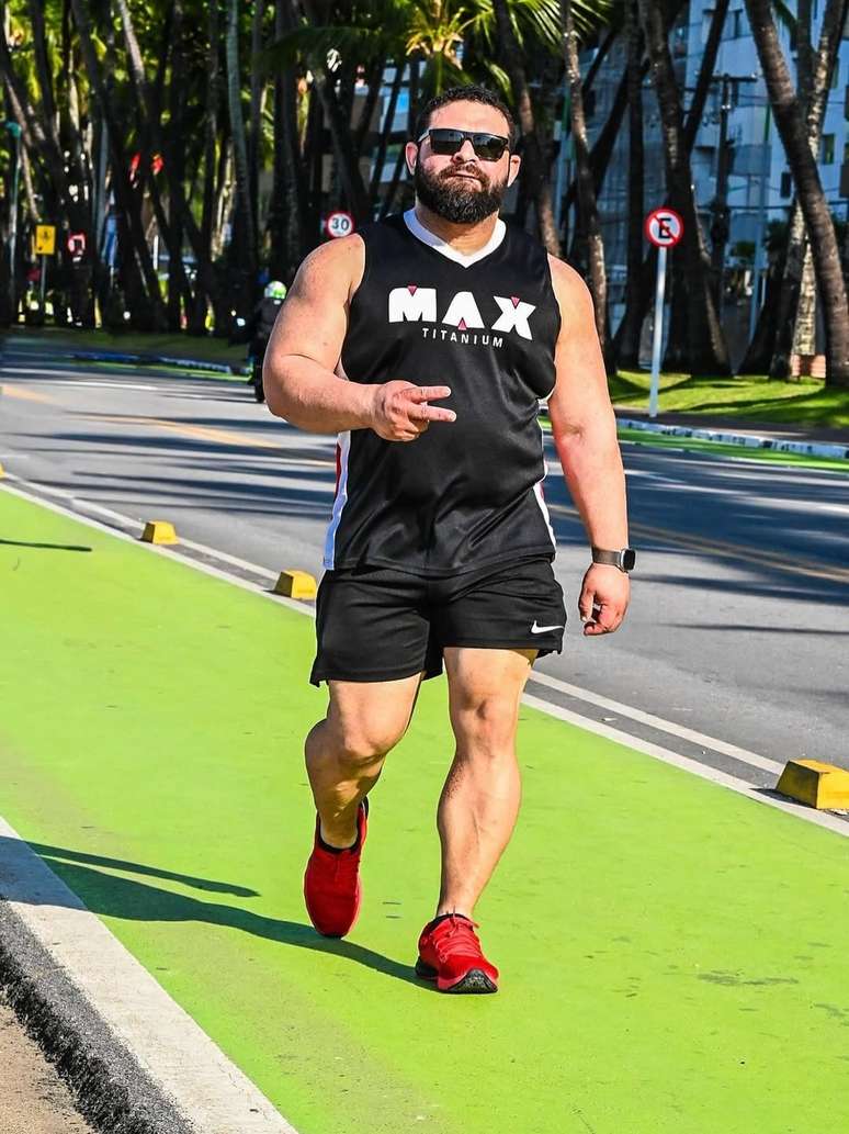 Thiego, personal trainer que sofreu les&atilde;o em academia