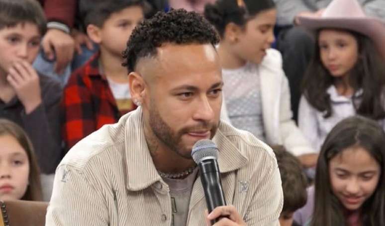 Neymar in ‘Altas Horas’: with Bruna Biancardi in the audience, the player takes a controversial position with Ana Castela and provokes her on the web. “Avoid looking” Neymar in ‘Altas Horas’: with Bruna Biancardi in the audience, the player takes a controversial position with Ana Castela and provokes her on the web. “Avoid looking”