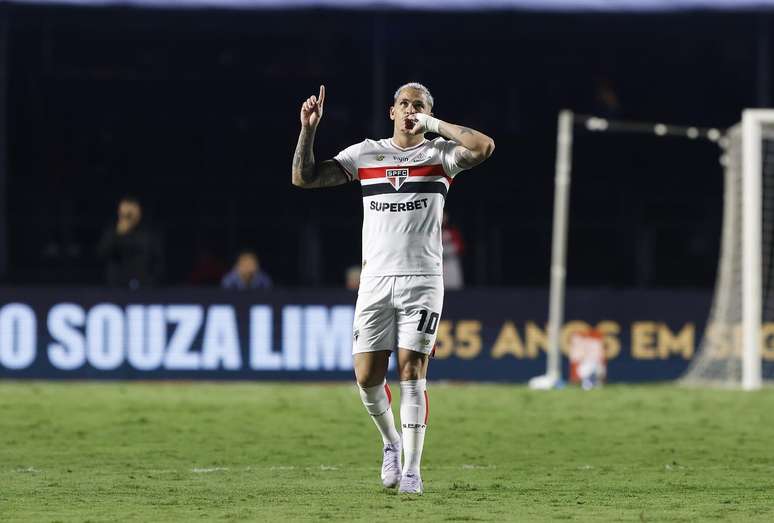 Luciano chegou ao seu 100&deg; gol com a camisa do S&atilde;o Paulo &ndash;