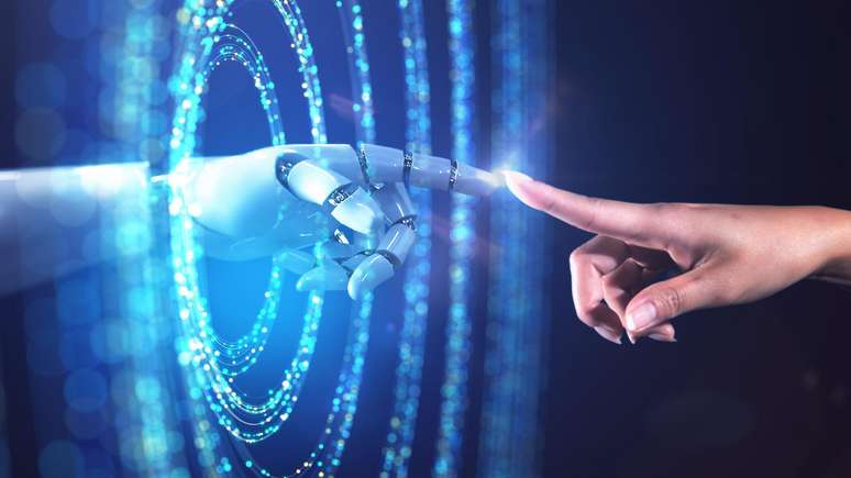 Além de treinar os modelos de IA, é preciso garantir que os seres humanos interajam com eles de forma adequada, com ética e segurança