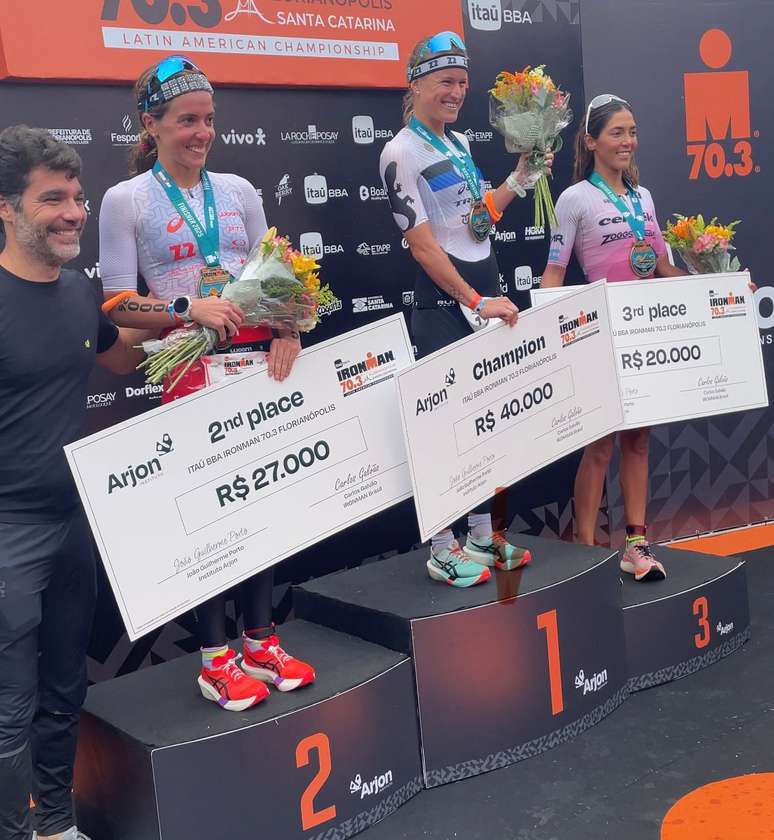 No feminino, a primeira colocada foi Djenyfer Arnold, com o tempo de 4h novo recorde do percurso