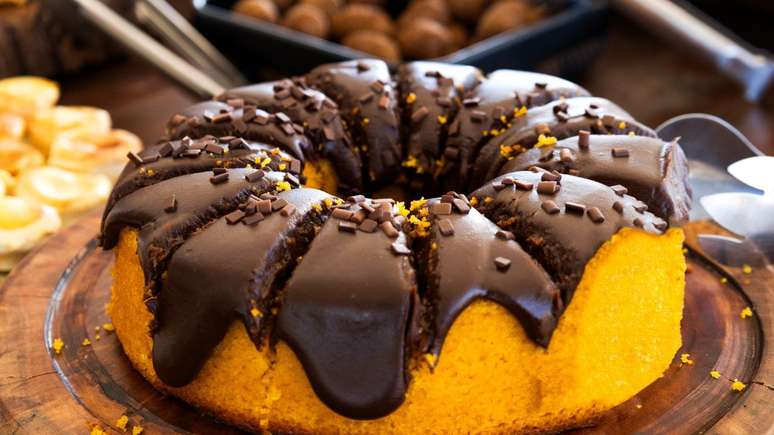 Soft carrot cake to enjoy with coffee or dessert Soft carrot cake to enjoy with coffee or dessert