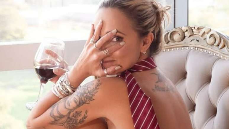 Who is the “Left-Handed Girl”? Influencer arrested for swearing at police officers; watch the video Who is the “Left-Handed Girl”? Influencer arrested for swearing at police officers; watch the video