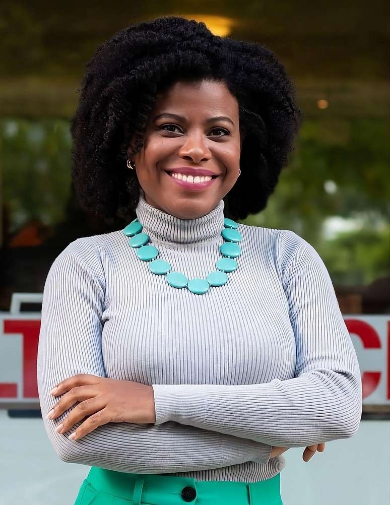 Pesquisadora e professora Humberta Silva avalia que consequ&ecirc;ncias indesej&aacute;veis ainda superam vantagens de entrevistas com IA