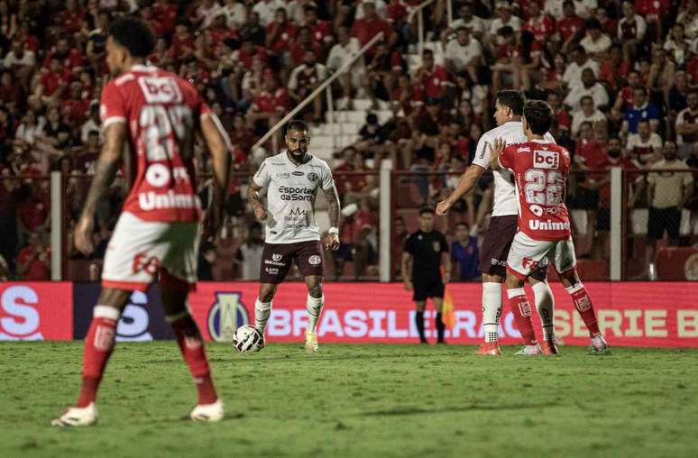 Vila Nova e Ferrovi&aacute;ria empatam em 2 a 2 no OBA &ndash;