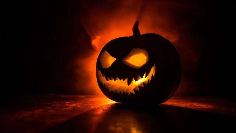 Halloween Spells: Enchanted Rituals to Attract Love Halloween Spells: Enchanted Rituals to Attract Love