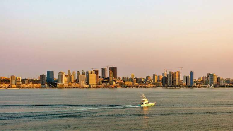 Paisagem de Luanda, Angola &ndash; depositphotos.com / claudio.gomeslg@gmail.com