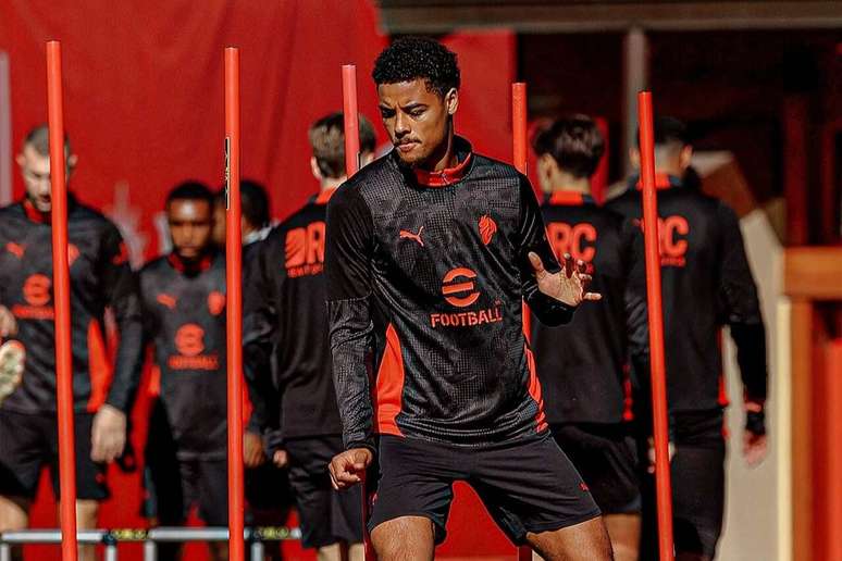 Atividade de prepara&ccedil;&atilde;o do Milan &ndash;