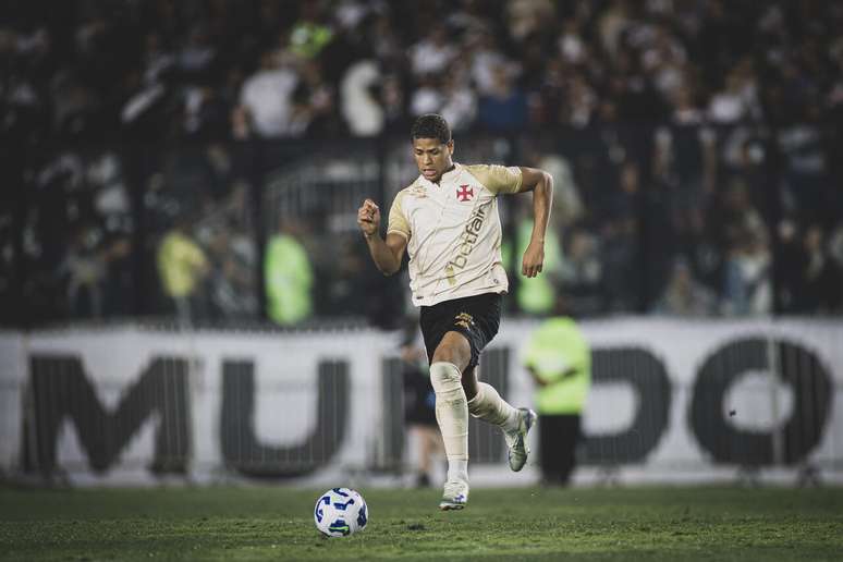 Barros deu o equil&iacute;brio defensivo que o Vasco tanto precisava para deslanchar na temporada. Matheus Lima/Vasco