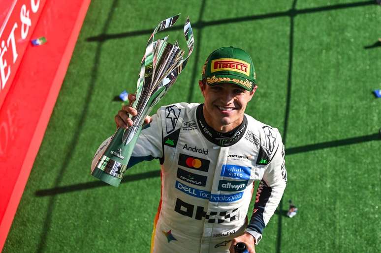 Lando Norris comemora mais uma vit&oacute;ria no GP do M&eacute;xico.