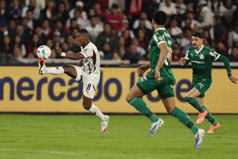 Palmeiras perdeu para a LDU por 3 a 0 no jogo de ida da semifinal da Libertadores &ndash;