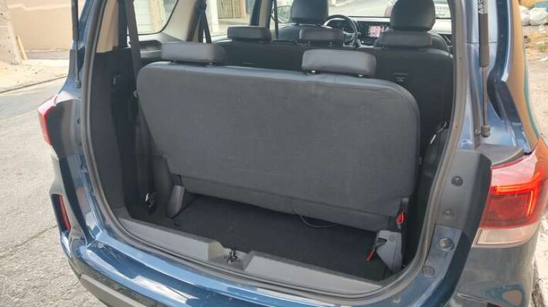 Porta-malas tem apenas 162 litros com os sete assentos em uso