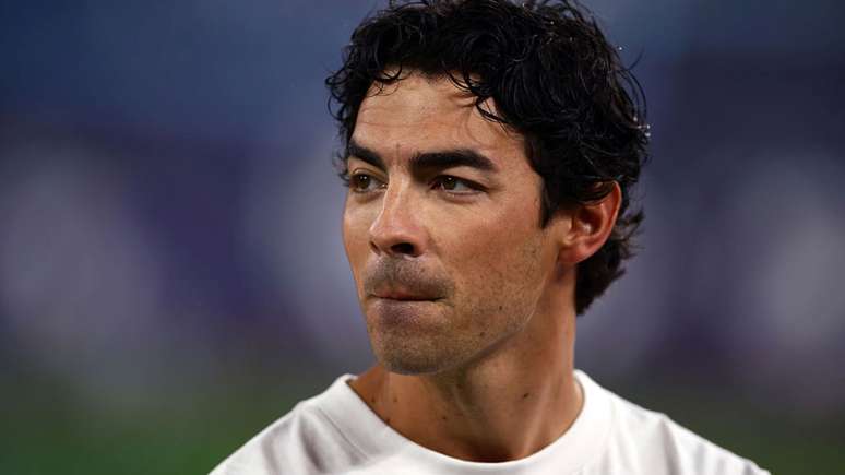 Joe Jonas no jogo da World Series em 25 de outubro de 2025, em Toronto, Ontario