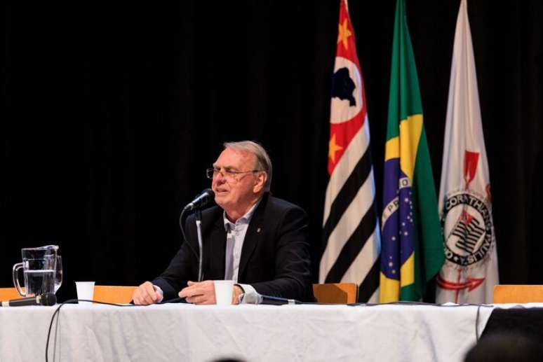 Osmar St&aacute;bile assumiu a presid&ecirc;ncia do Corinthians ap&oacute;s o impeachment de Augusto Melo.
