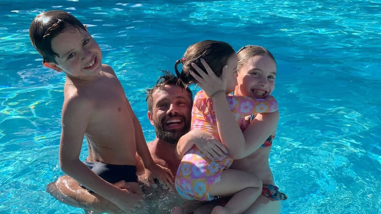 Rafael Cardoso reunites with his children after 2 years: ‘Long dream’