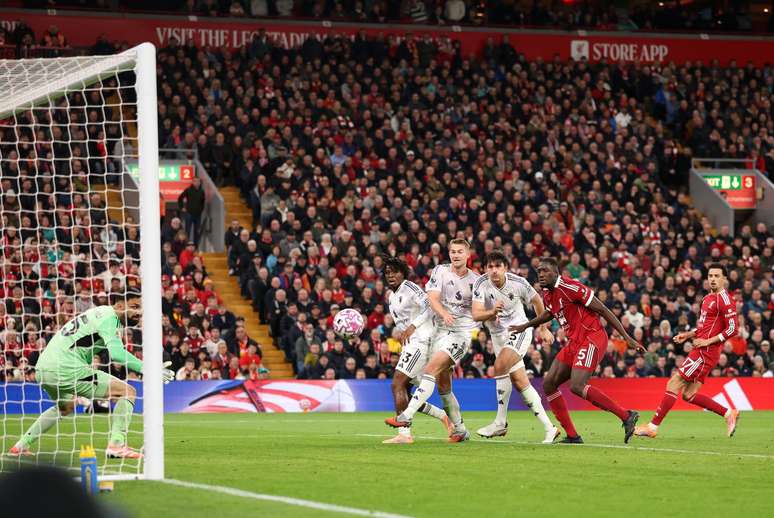 Cl&aacute;ssico entre Liverpool e Manchester United pela Premier League 
