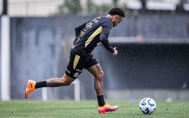 Neymar deve voltar a atuar diante do Flamengo, no dia 9 de novembro &ndash;