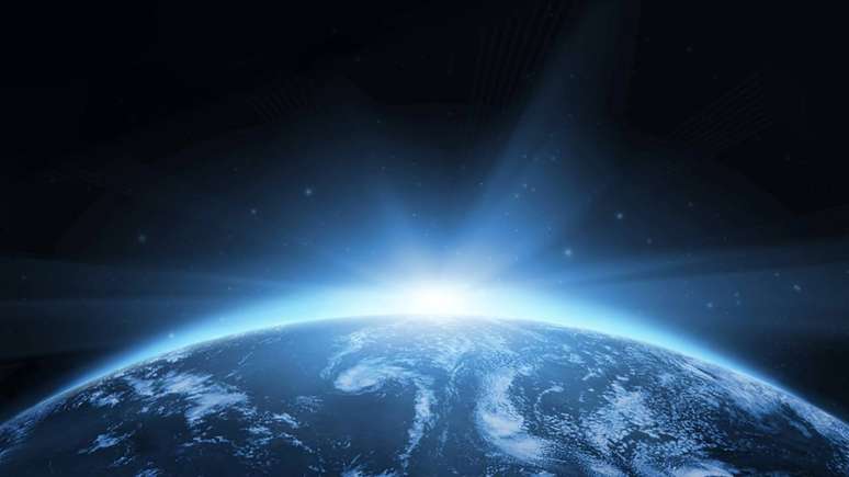 O cometa C/2025 A6 (Lemmon) se destaca n&atilde;o apenas pela magnitude de brilho, mas tamb&eacute;m pela raridade da sua passagem por regi&otilde;es vis&iacute;veis da Terra &ndash; depositphotos.com / igorkovalcuk