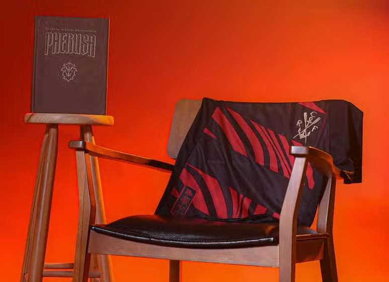 Camisa especial para comemorar os 130 anos &ndash;