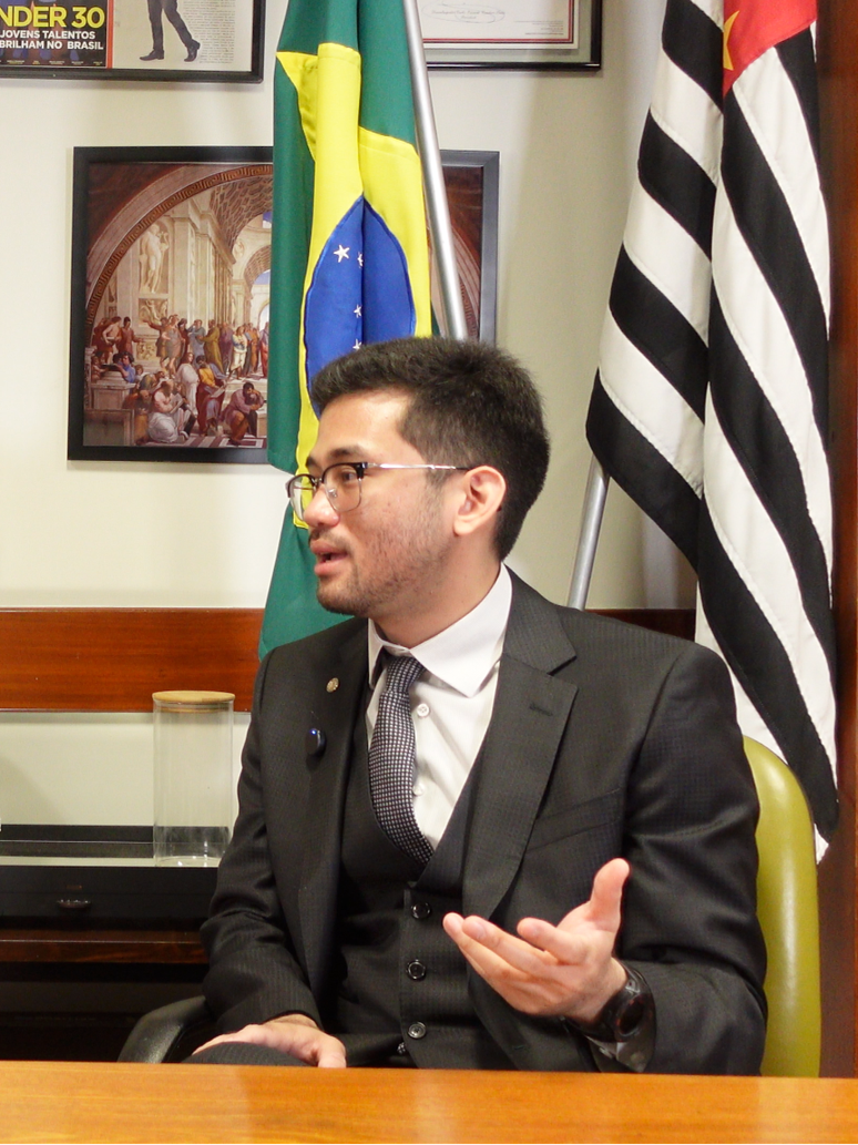 Modelo de gest&atilde;o do SUS &eacute; "um absoluto fracasso", afirma deputado