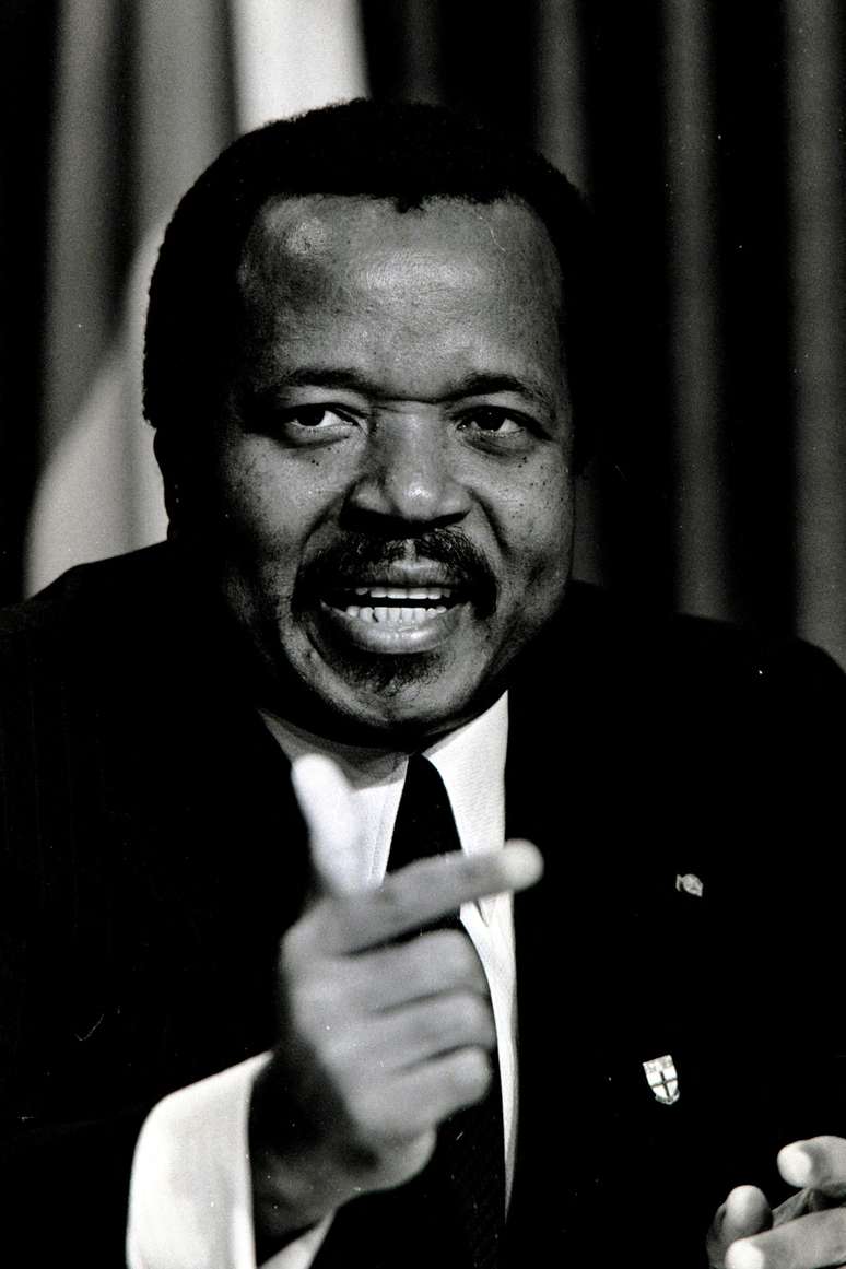 Paul Biya est&aacute; &agrave; frente de Camar&otilde;es desde 1982