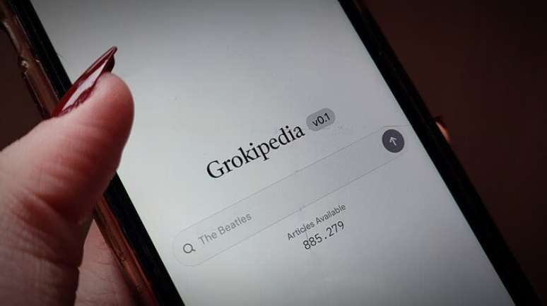 Grokipedia, de Musk, já está funcionando