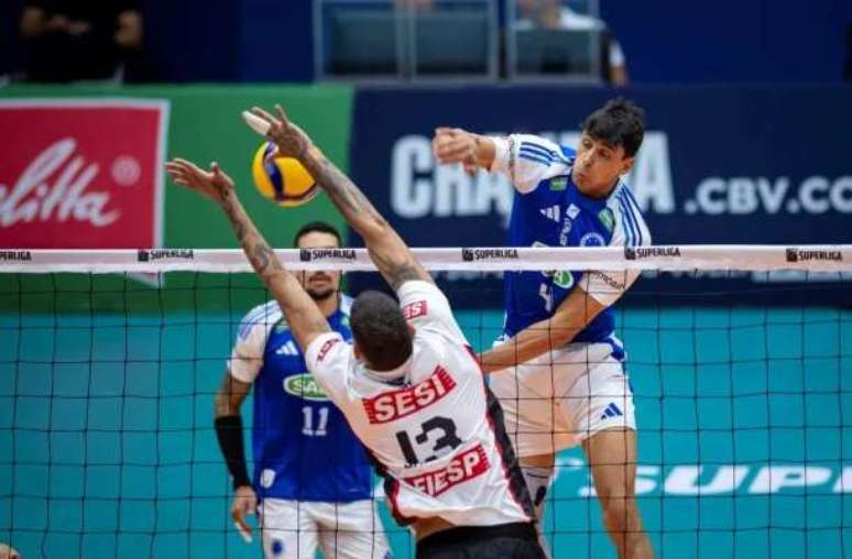 Sesi Bauru plays a lot and beats Sada Cruzeiro in the Contagem