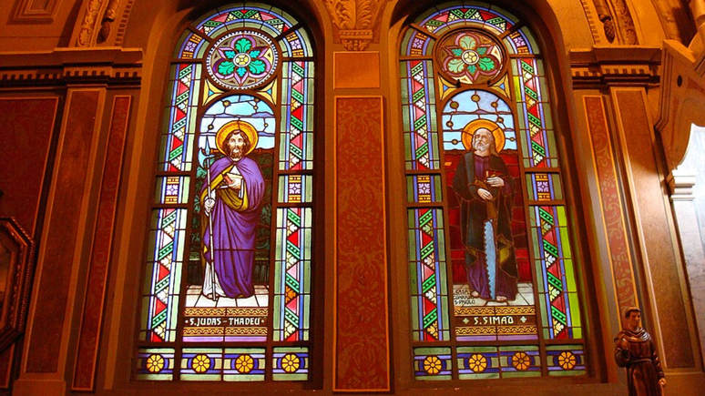 São Simão e São Judas Tadeu, mesmo quando a devoção implicava o martírio, ajudaram a disseminar a fé no filho de Deus pelo mundo