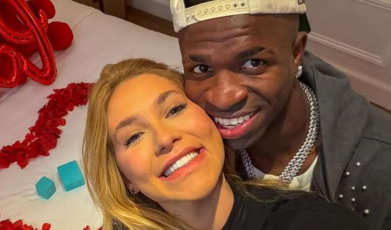 Now it’s official! Vinicius Jr. gives Virginia a romantic surprise and the rings attract Luciano Huck’s attention: ‘Couple!’ Now it’s official! Vinicius Jr. gives Virginia a romantic surprise and the rings attract Luciano Huck’s attention: ‘Couple!’
