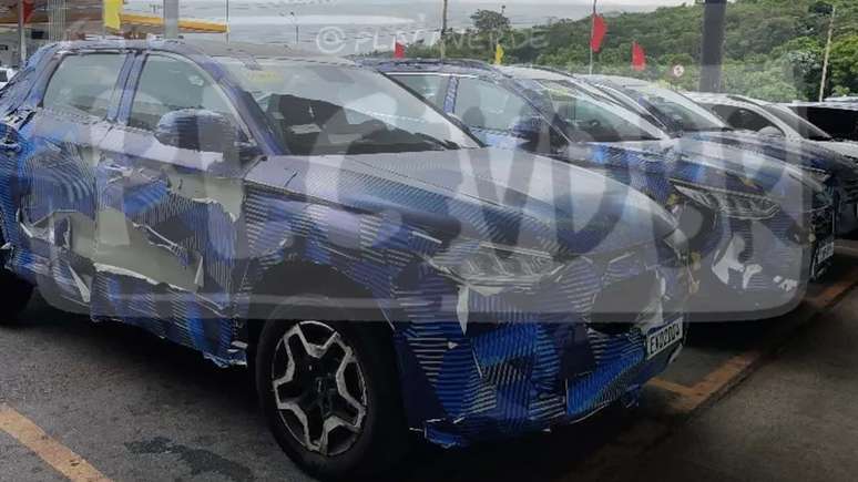 Nova picape anti-Toro da BYD flagrada no Brasil