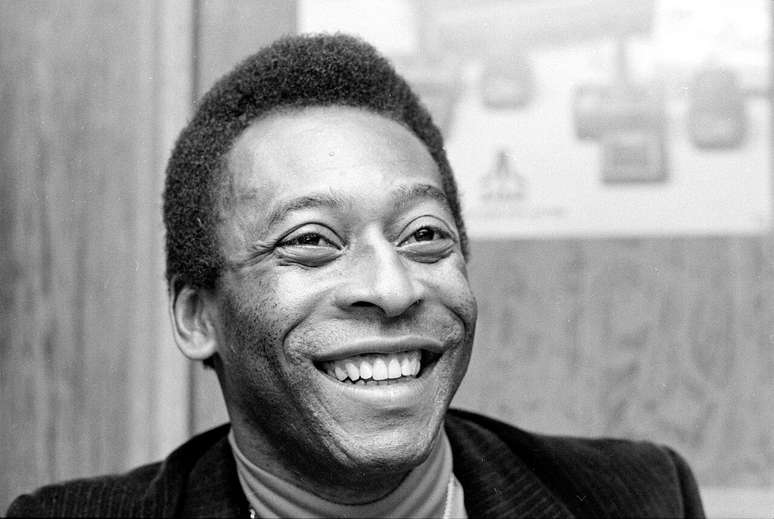 Ao longo dos anos, Pelé colecionou troféus e prêmios tanto em território nacional quanto internacional – Portret Pelé Mariott Amsterdam/Wikimedia Commons