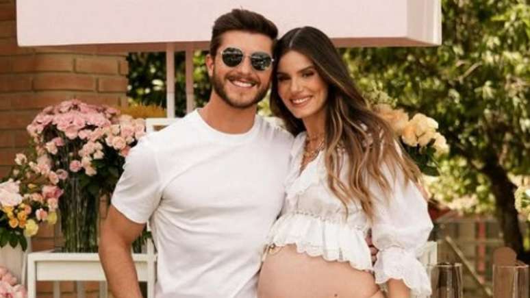 Camila Queiroz reveals the name of her first daughter with Klebber Toledo Camila Queiroz reveals the name of her first daughter with Klebber Toledo