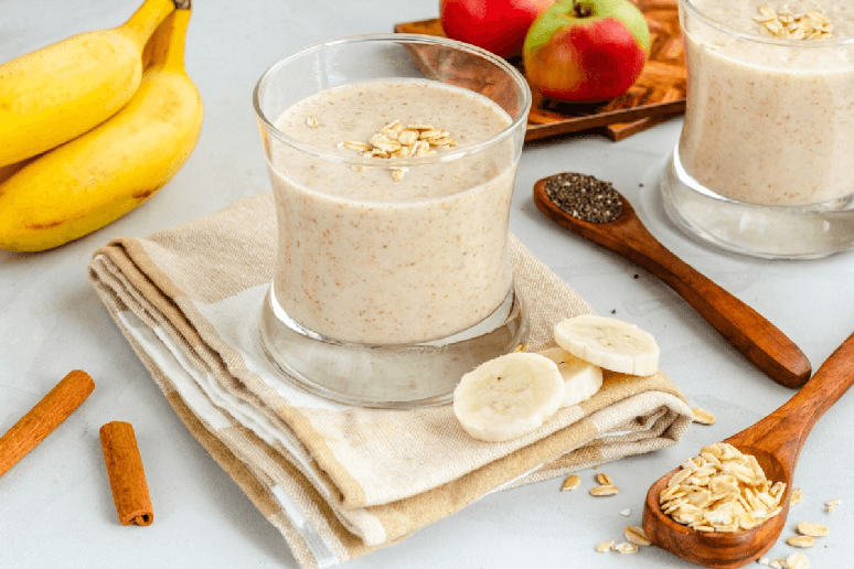 Smoothie de banana com aveia e linha&ccedil;a &eacute; uma &oacute;tima op&ccedil;&atilde;o para o p&oacute;s-treino 