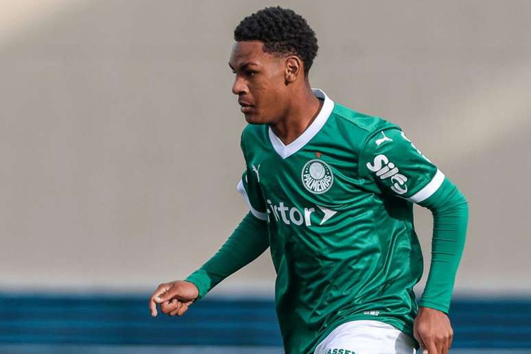 Eduardo Concei&ccedil;&atilde;o &eacute; mais uma joia formada nas categorias de base do Palmeiras.