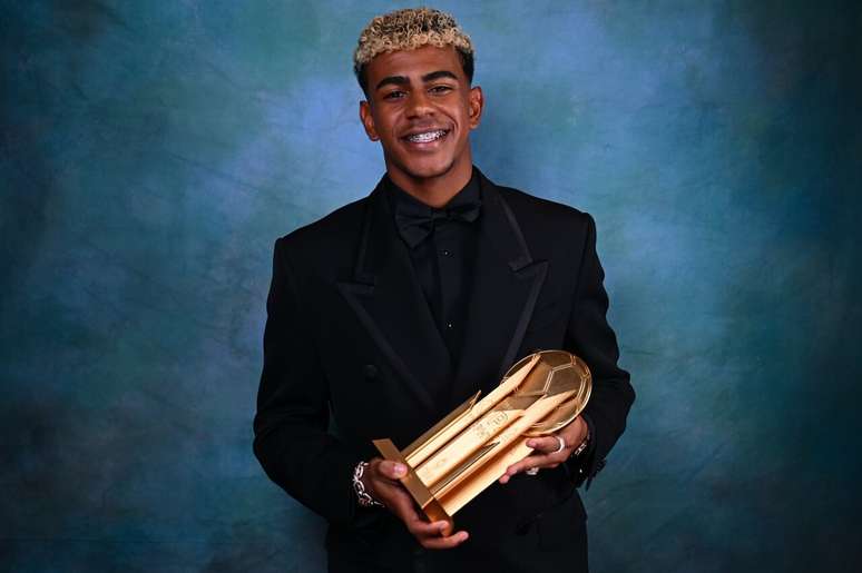 Lamine tem um dos maiores lucros do futebol mundial &ndash;