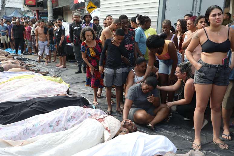 Pelo menos 119 pessoas morreram, segundo os números oficiais